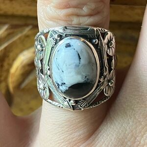 White Buffalo Sterling Silver Ring Size 7